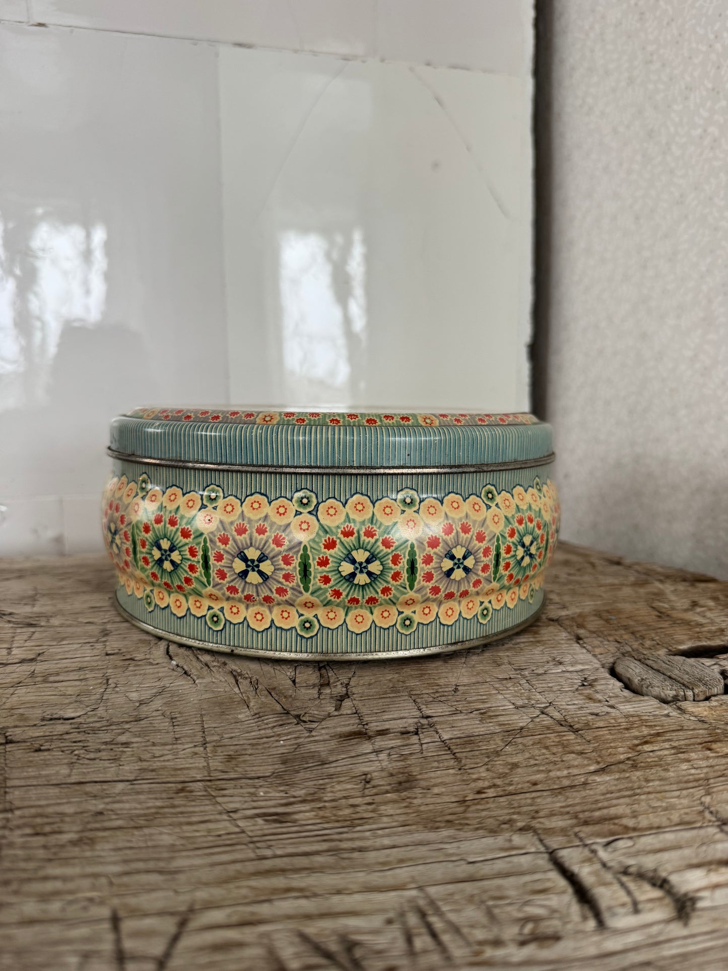 Plåtburk - rund pastell