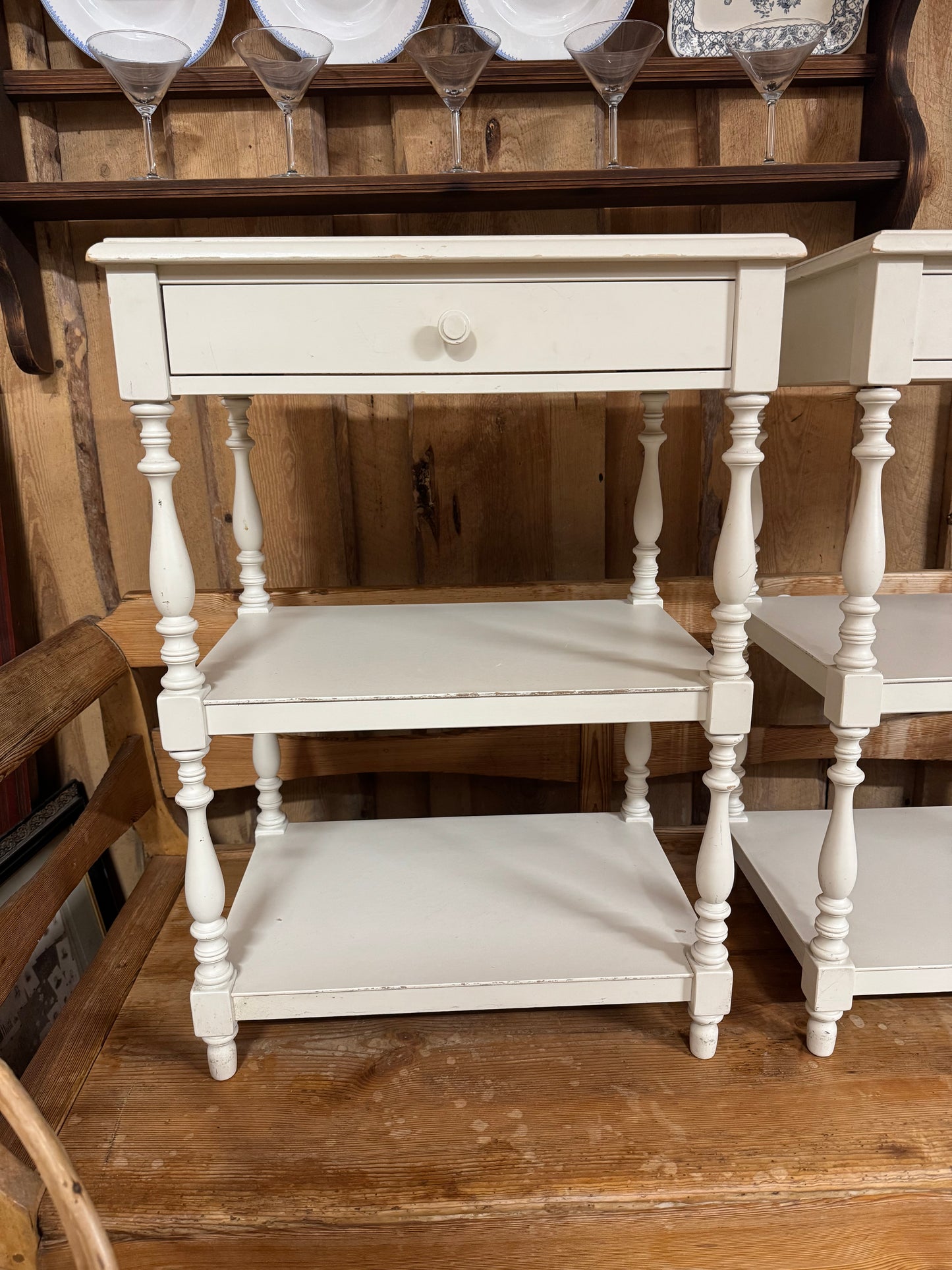 Paret sängbord, 1900-tal