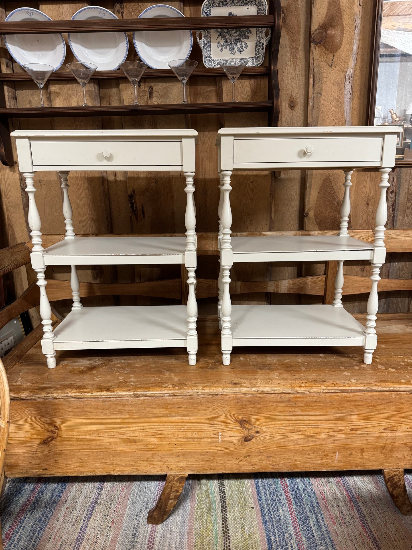 Paret sängbord, 1900-tal