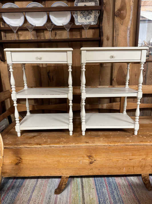 Paret sängbord, 1900-tal