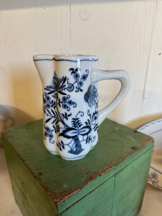 Blåvit kanna, Blue Danube