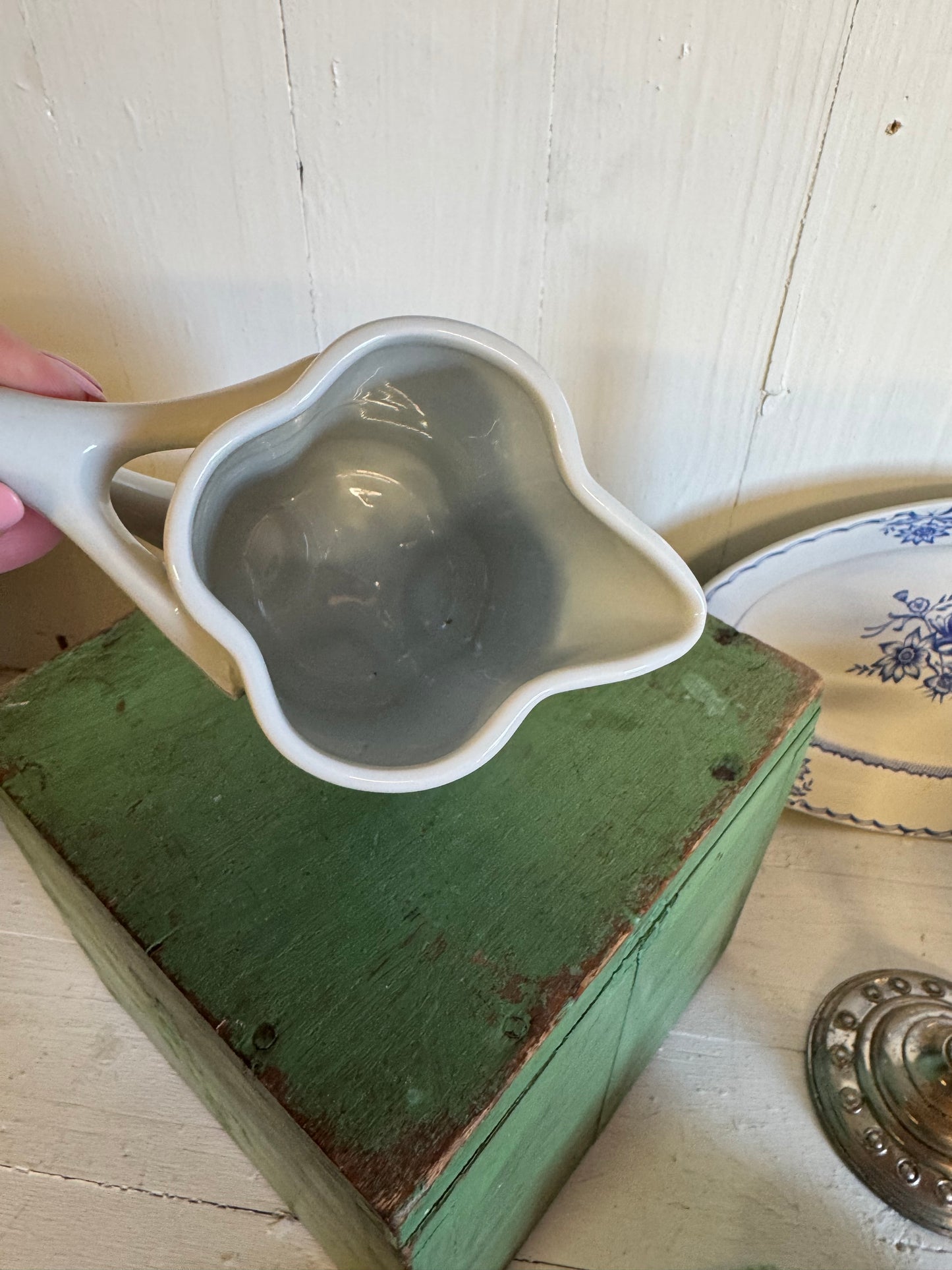 Blåvit kanna, Blue Danube