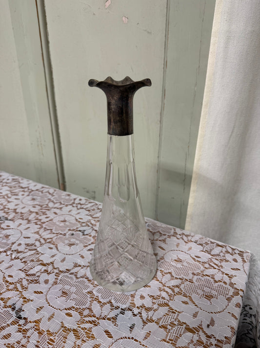 Glasvas med vågat nysilver upptill, mellan