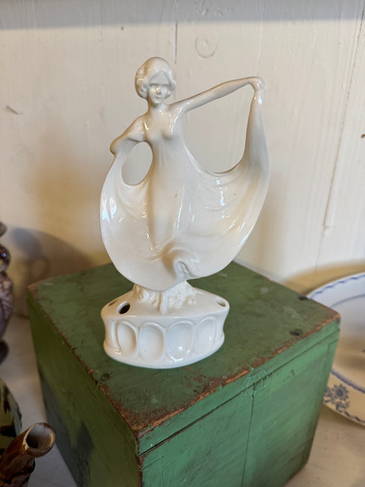 Blomsterfakir kvinnlig skulptur i porslin