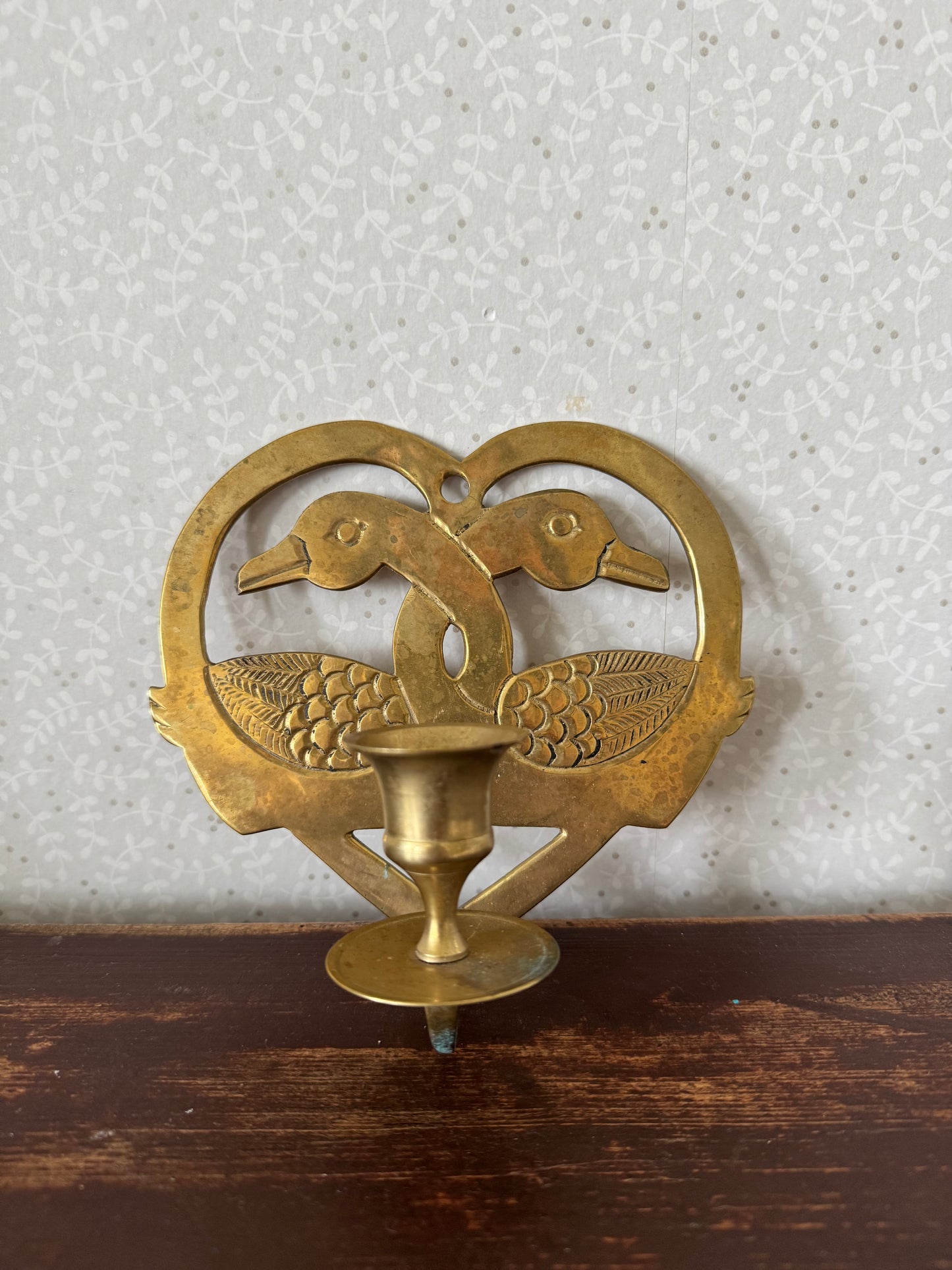 Väggljusstake i mässing, svanar