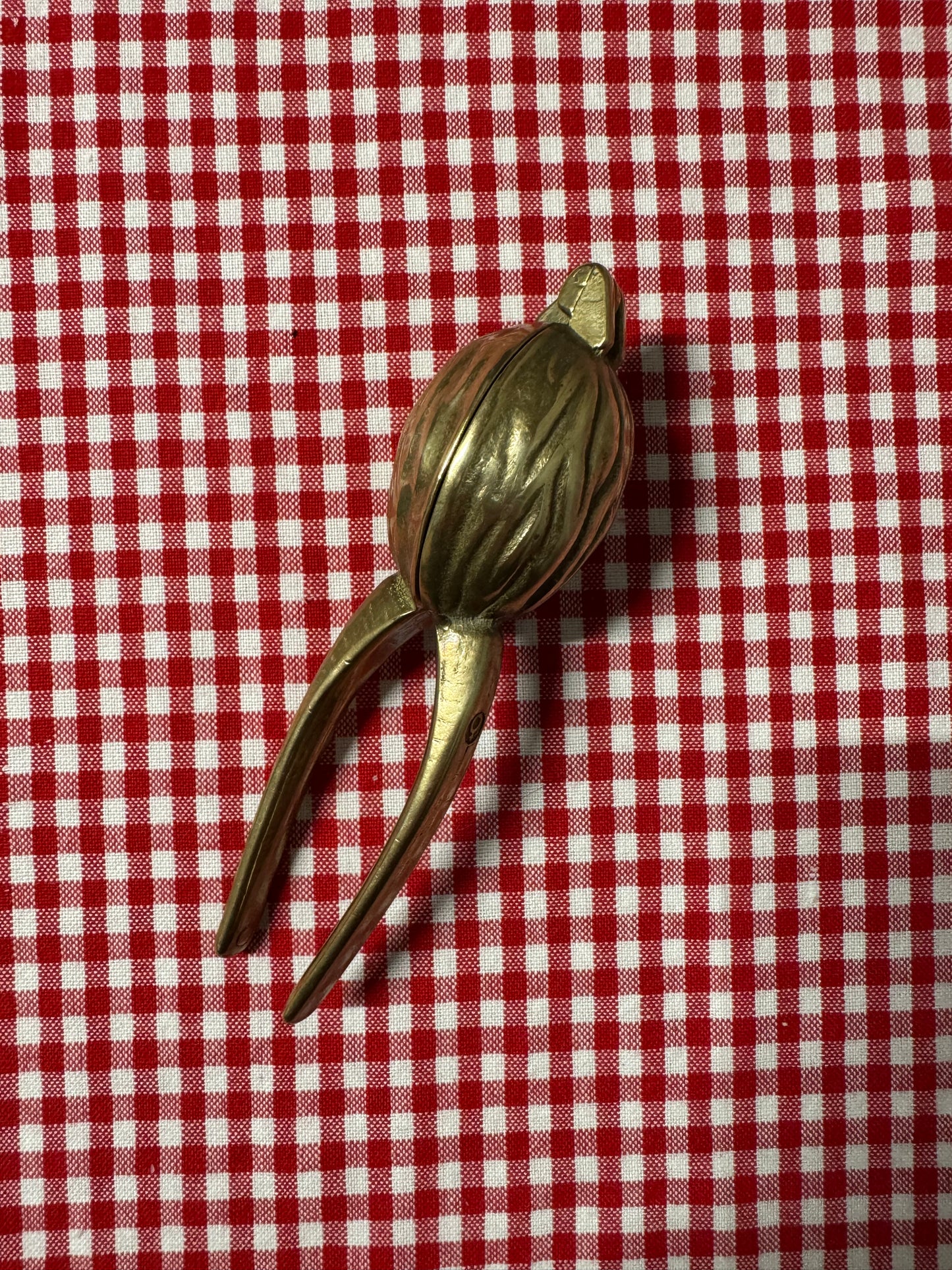 Äldre nötknäckare 1900-tal, valnöt i massiv mässing