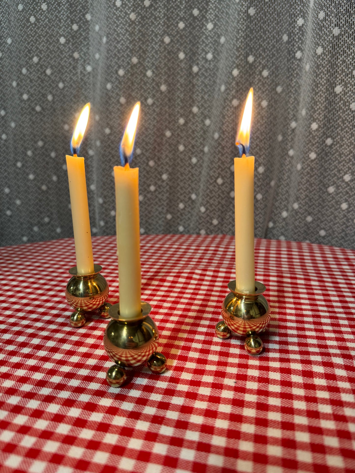 3 st mindre kulljusstakar i mässing