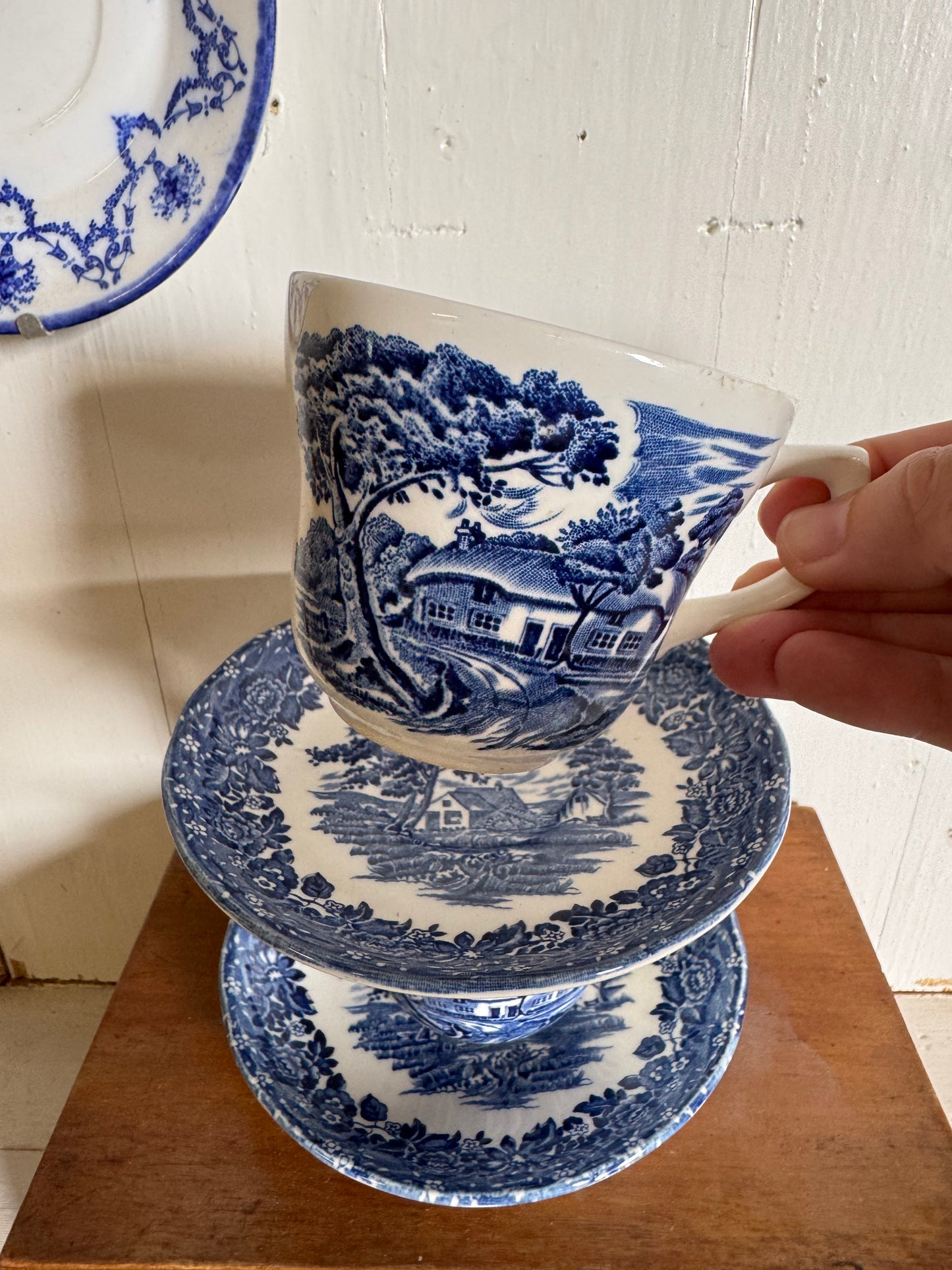 Paret kaffekoppar med fat