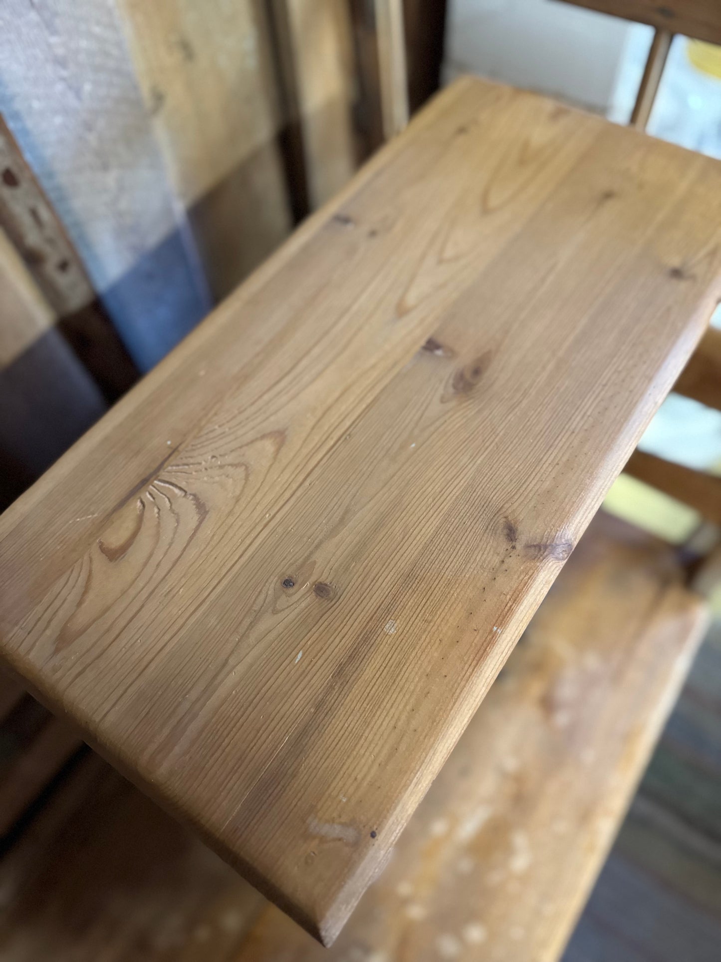 Mindre trären byrå