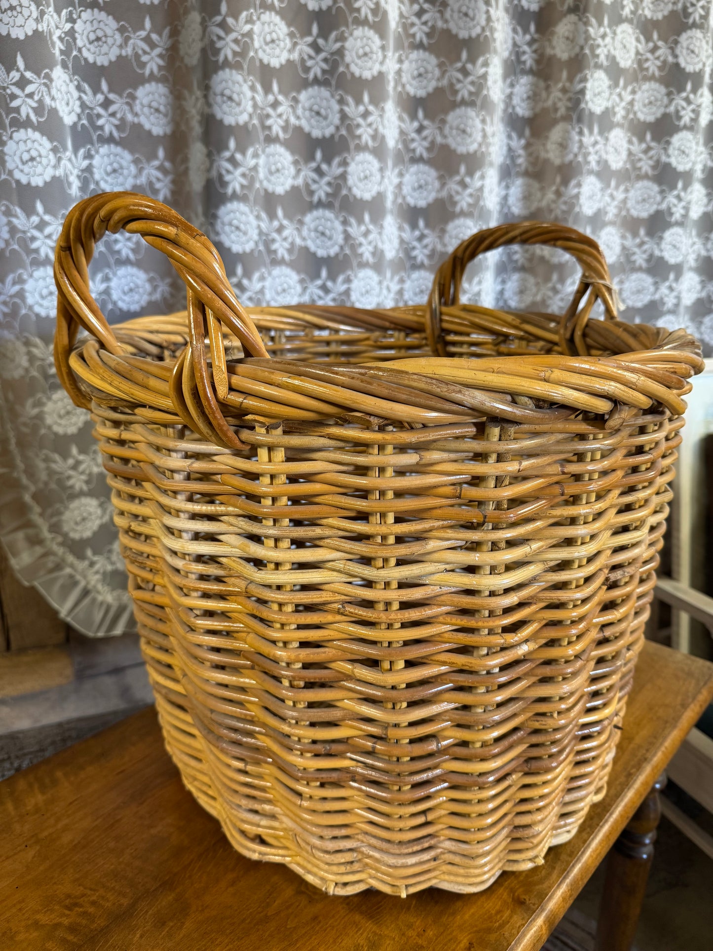 Stor korg med handtag