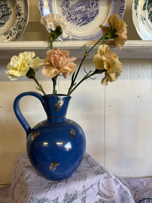 Koboltblå kanna/vas från Nittsjö Keramik, mitten av 1900-talet