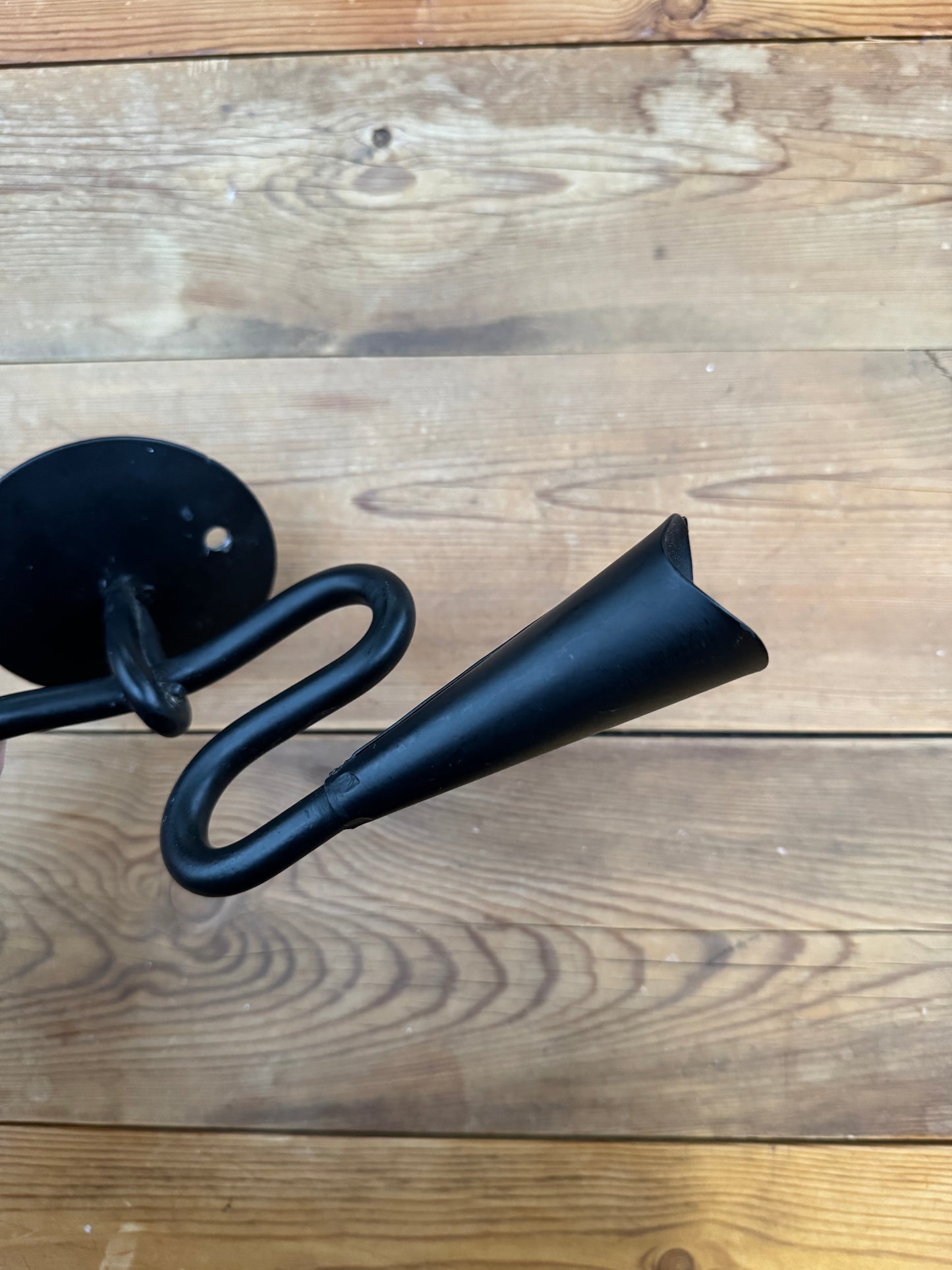 Stor väggljusstake smide