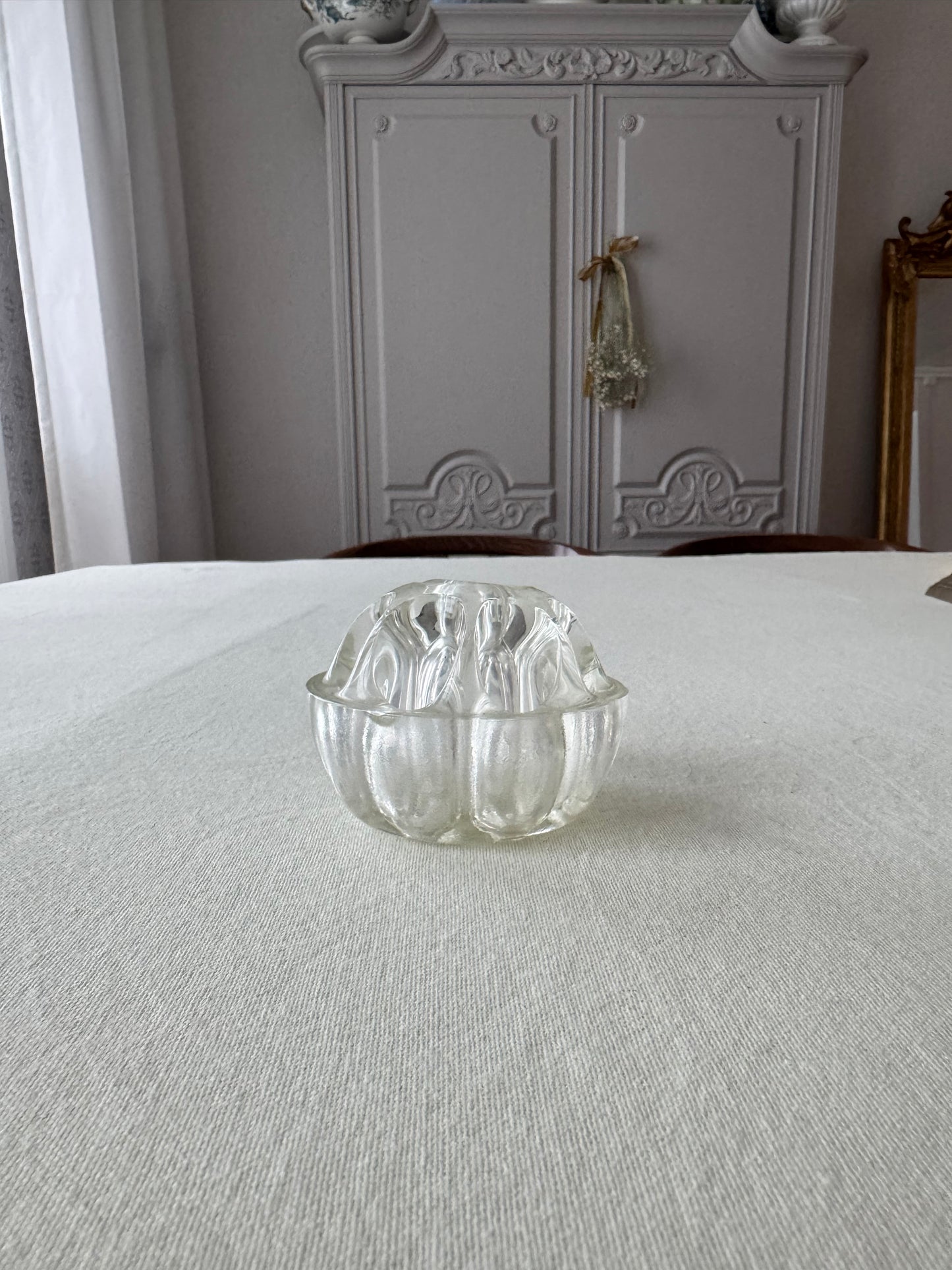 Blomsterfakir i klarglas med stängd botten