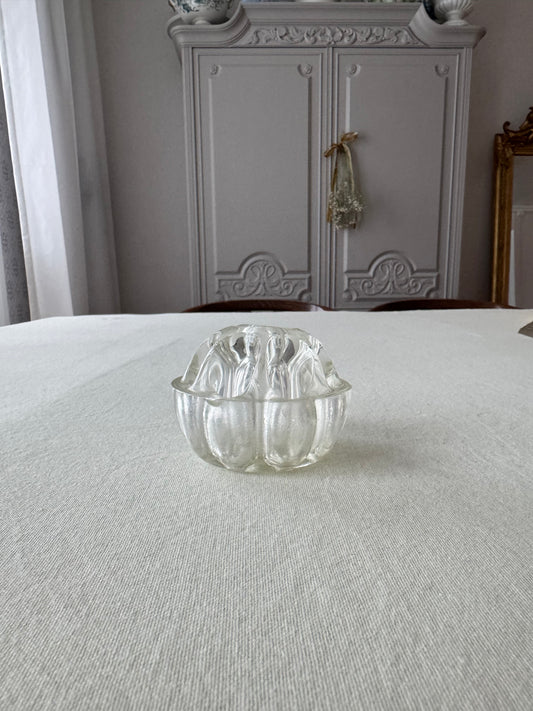 Blomsterfakir i klarglas med stängd botten