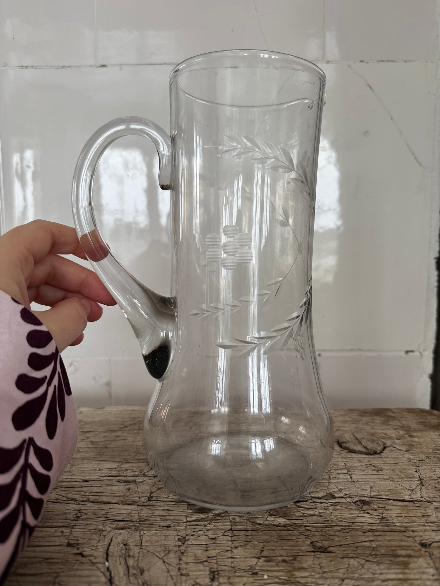 Kanna i klarglas med slipad dekor 1900-tal