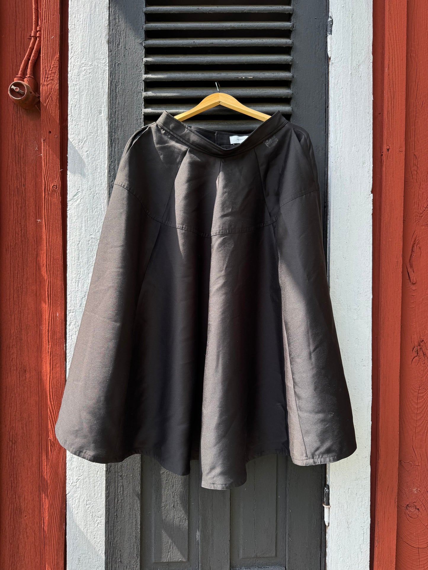 Svart kjol med vidd H&M studio