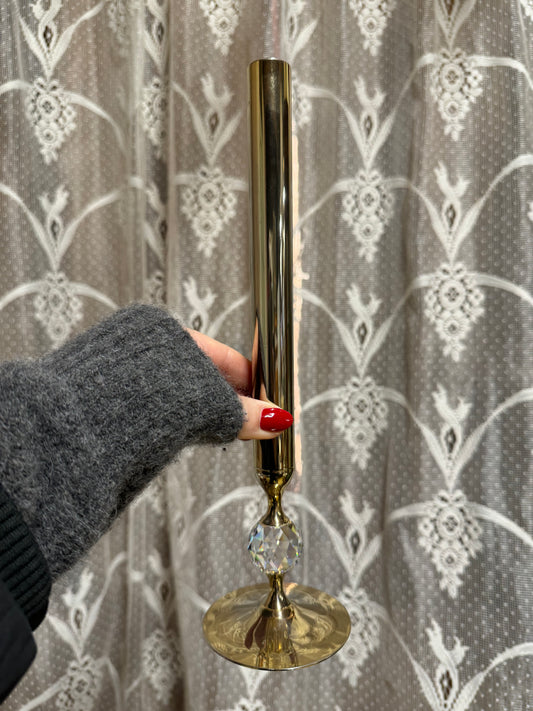 Vas i mässing med kristallkula