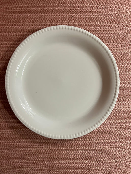 Vit tallrik med pärlband - Gefle