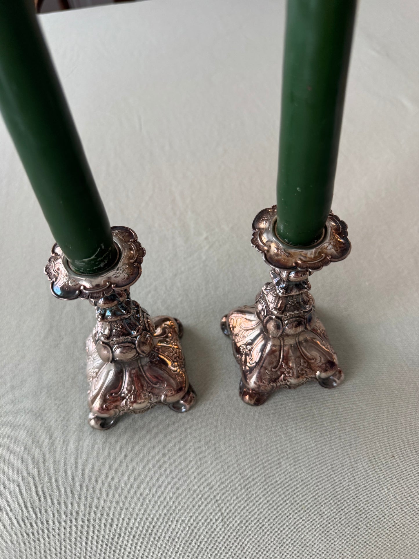 Paret ljusstakar i nysilver