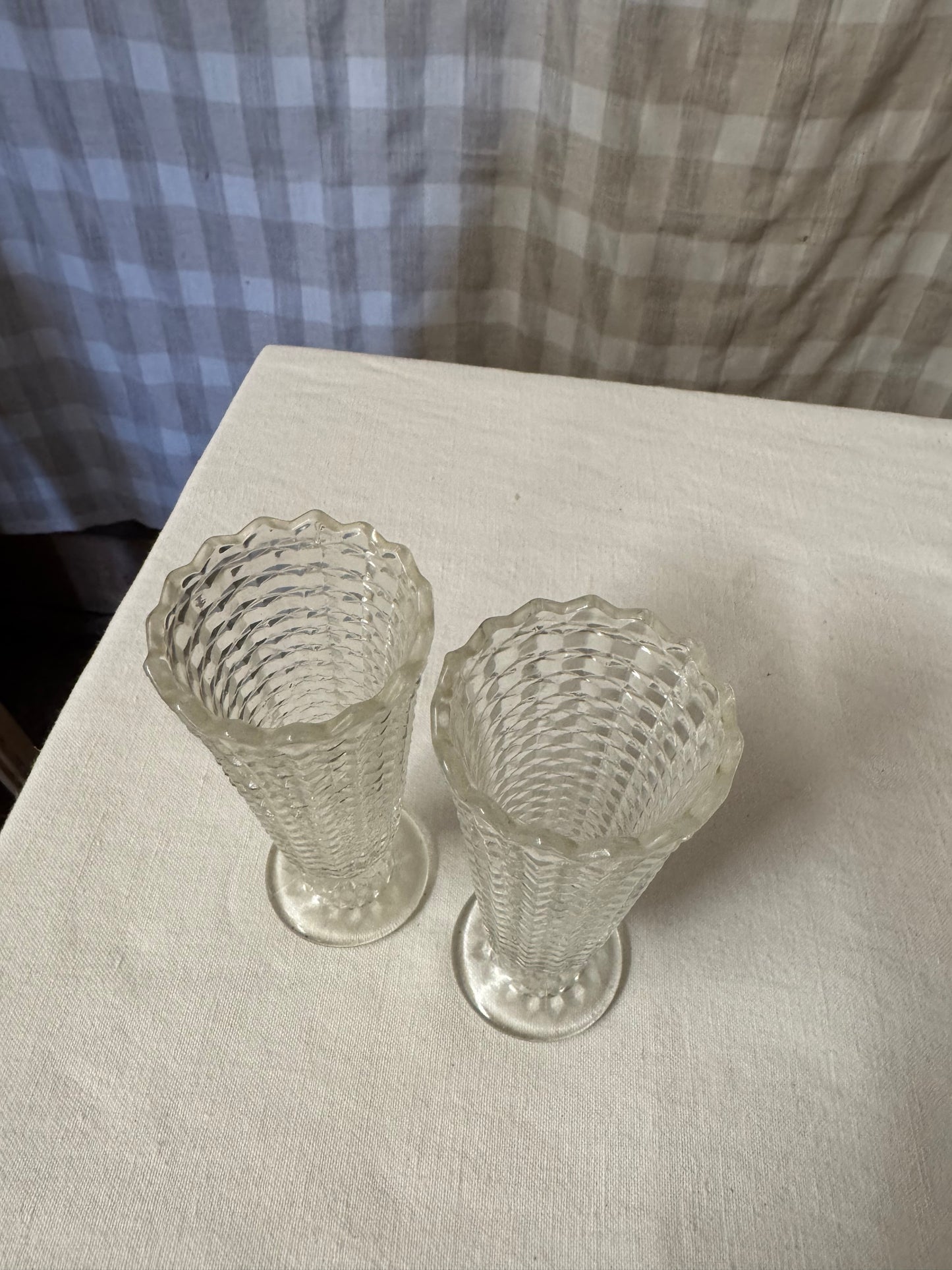 2st småvaser i pressglas