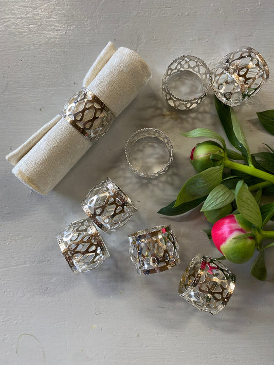 8st servettringar i silverfärg