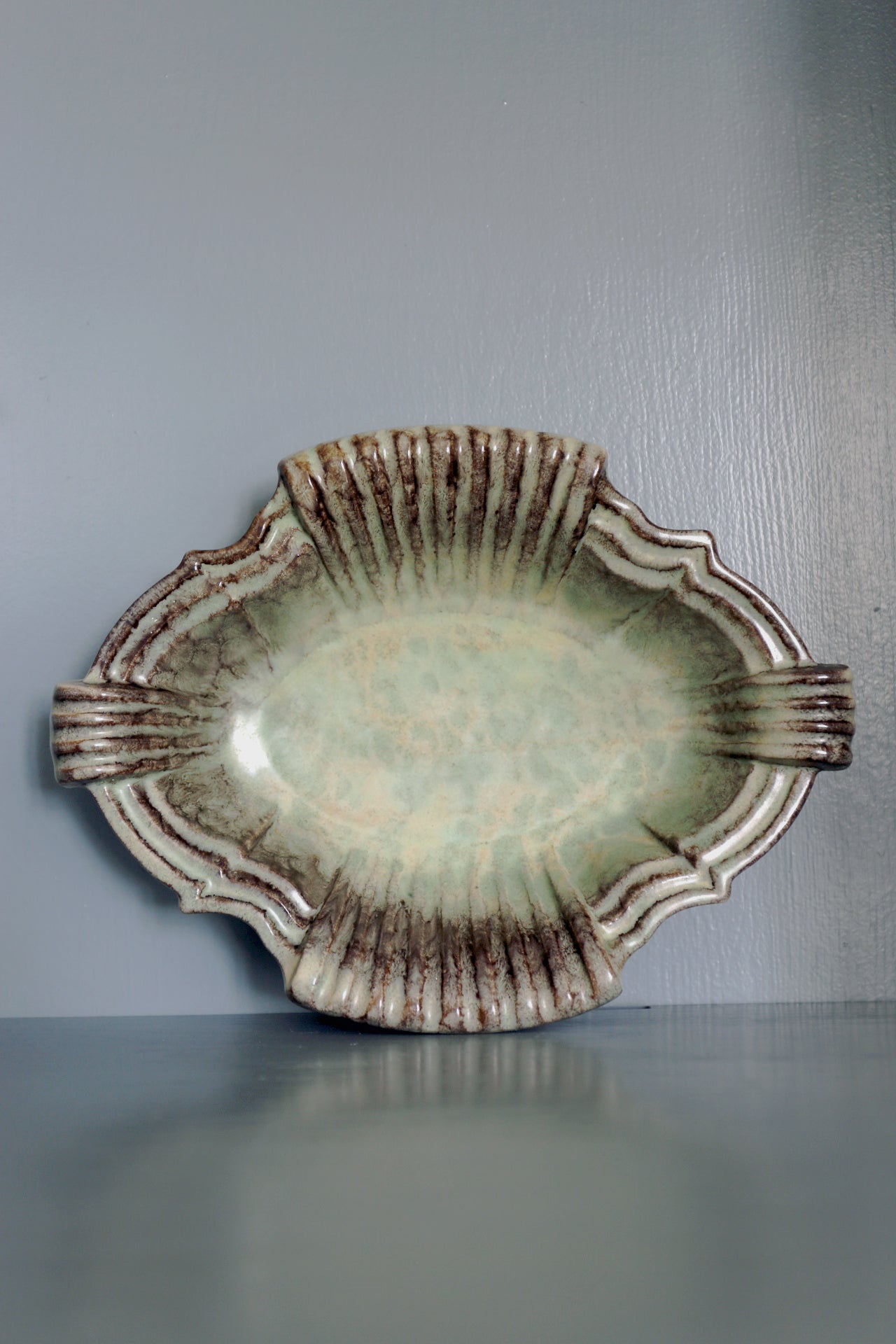 Vacker keramikskål i grön/brunt
