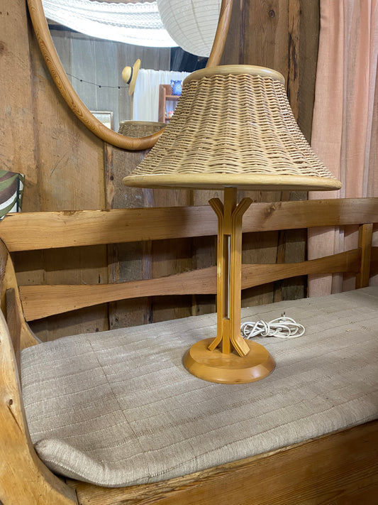 Otrolig rotting bordslampa