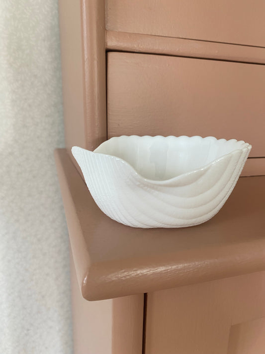 Snäckskål i vitt porslin