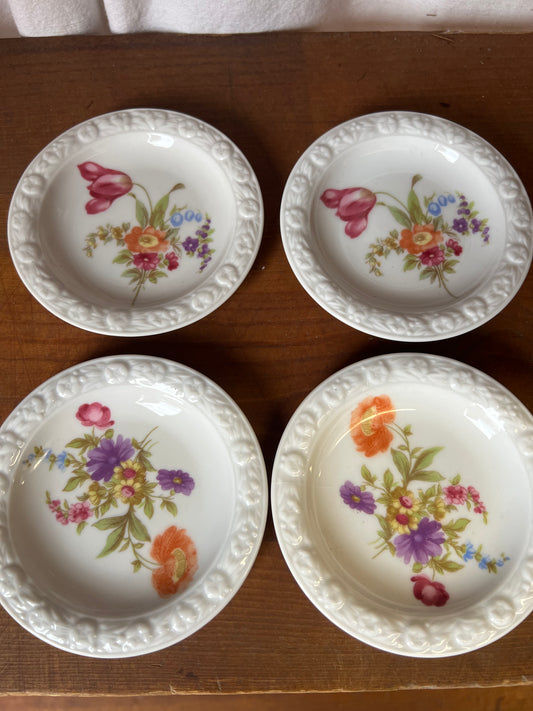 Små fat till tepåsen med blomster, 4st