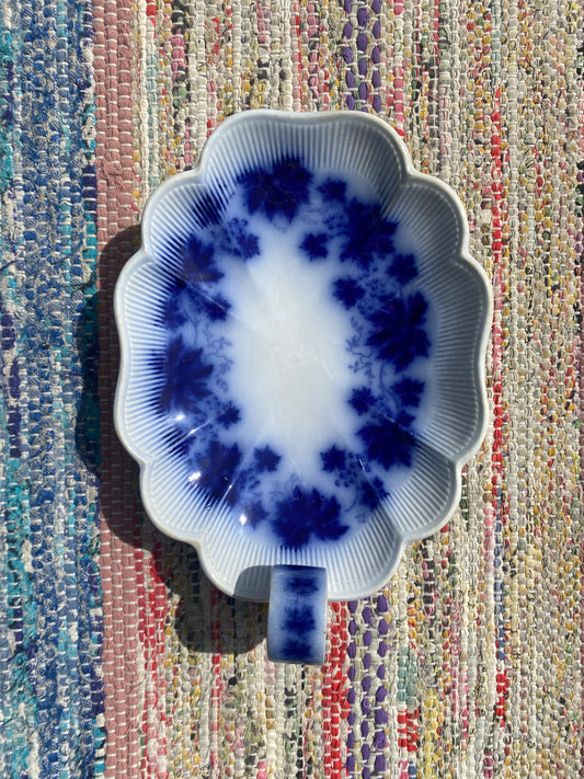 Uppläggningsfat med handtag - Vinranka Gefle