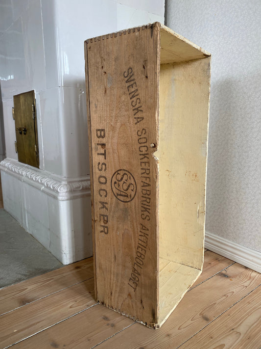 SOCKERLÅDA DELVIS MÅLAD