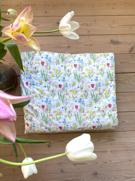 Blommigt täckjackstyg - tulpaner