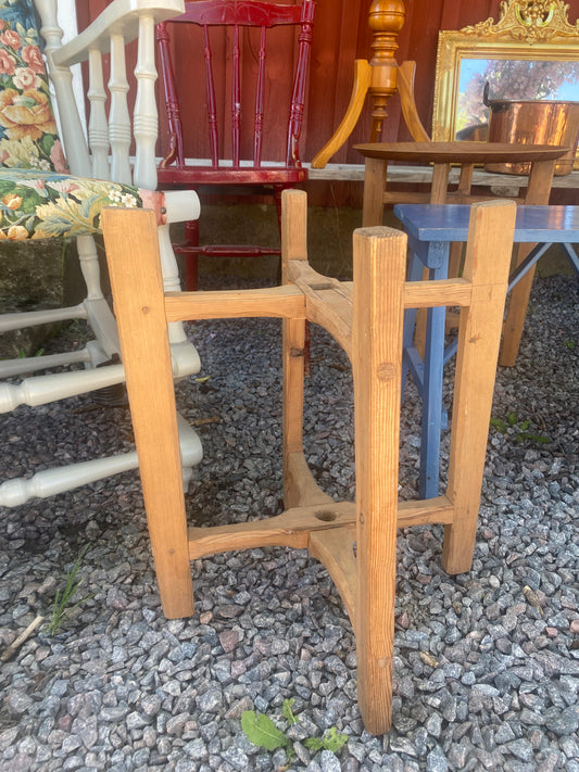 Bobin - träställning för blomma, lampa eller brickbord