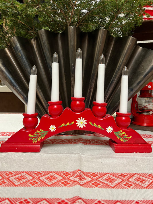 Adventsljusstake i allmoge