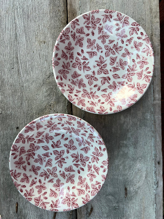 Två skålar i rött porslin - Engelskt