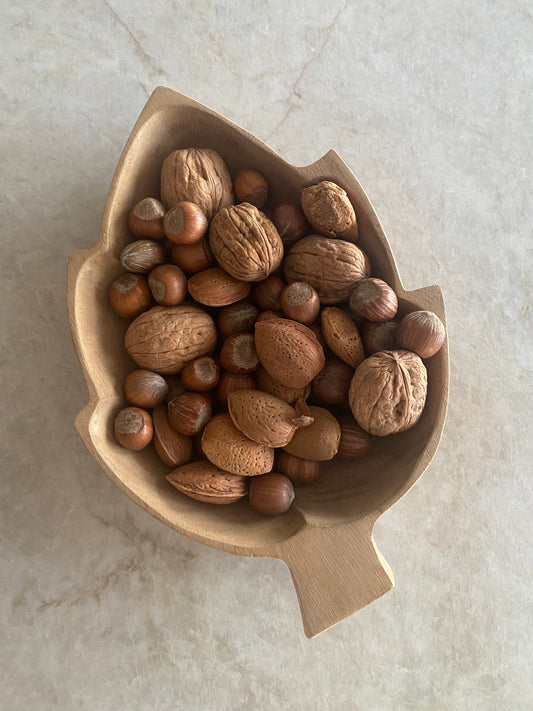 Träskål i form av ett löv