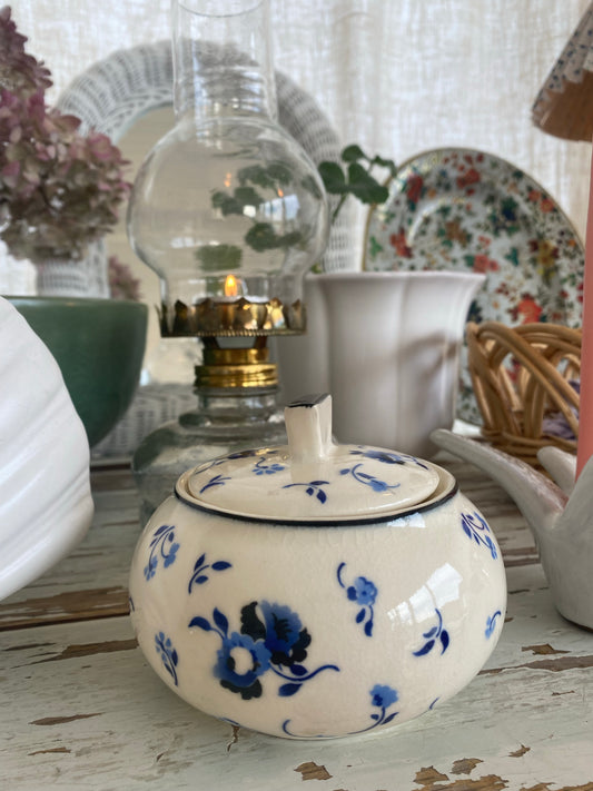 Porslinsask i blåvitt