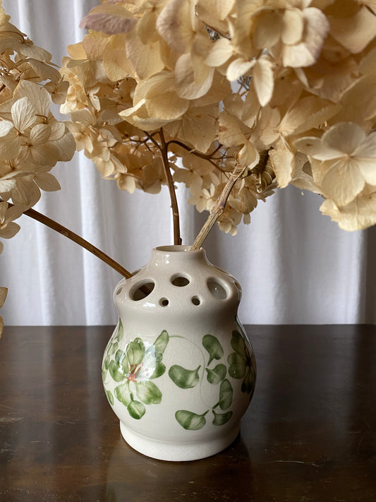 Blomsterfakir-vas i porslin