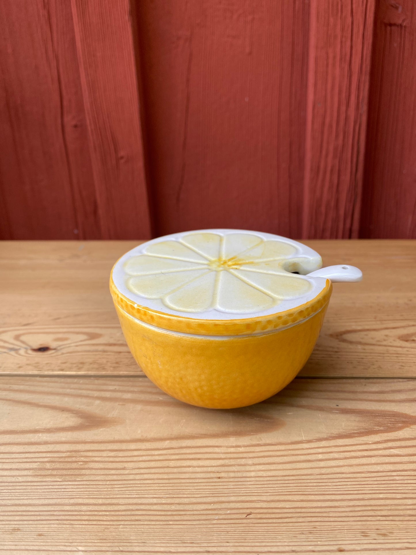 Citronskål med lock och porslinssked