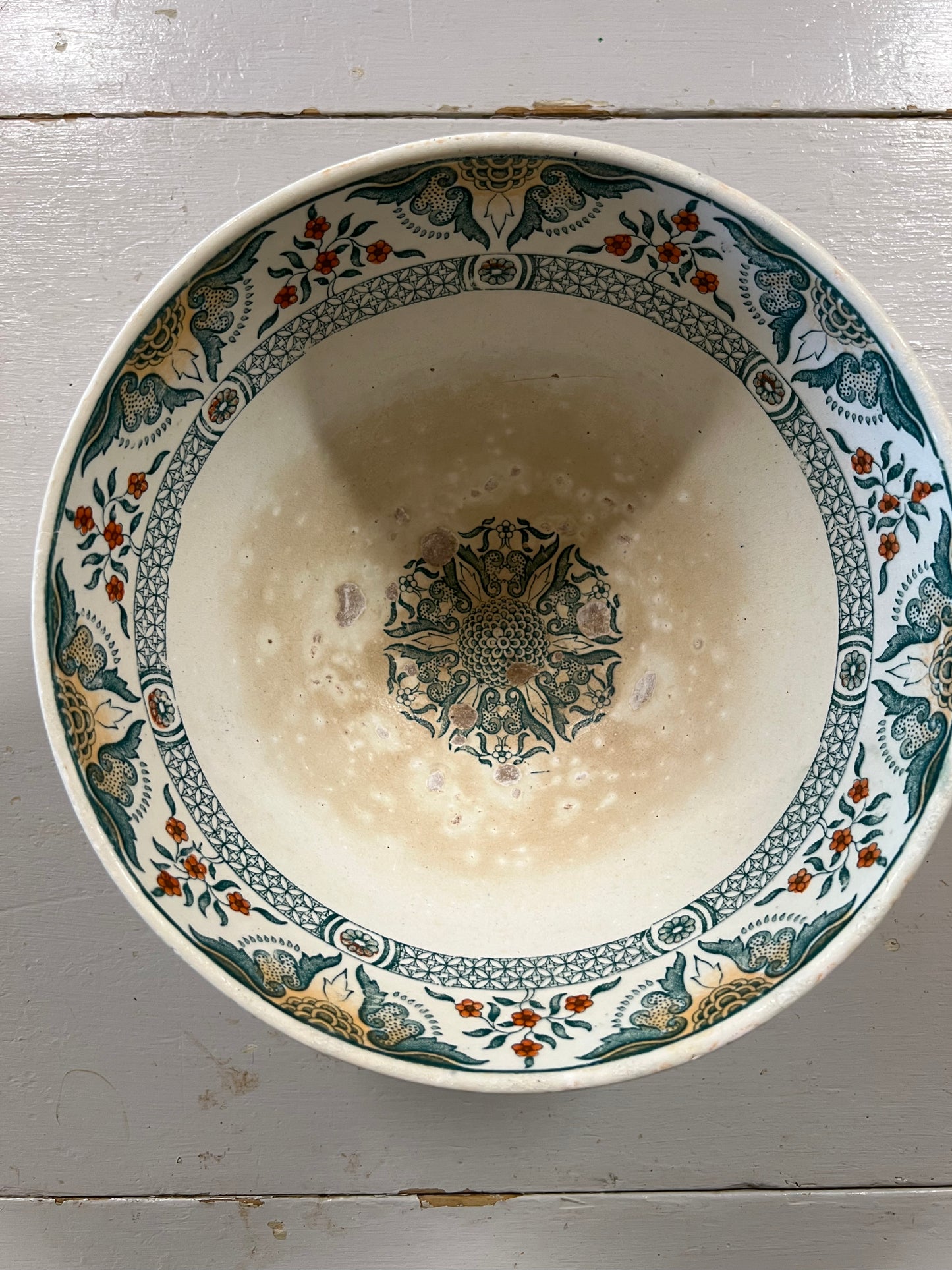 Otrolig gammal skål med vackert mönster