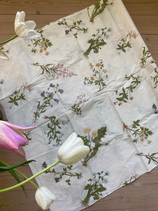 Blommigt tyg - växter