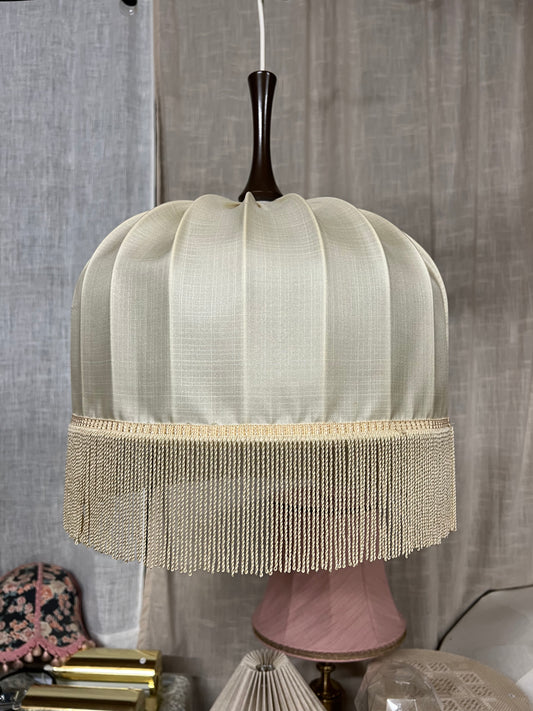 Taklampa med fransar