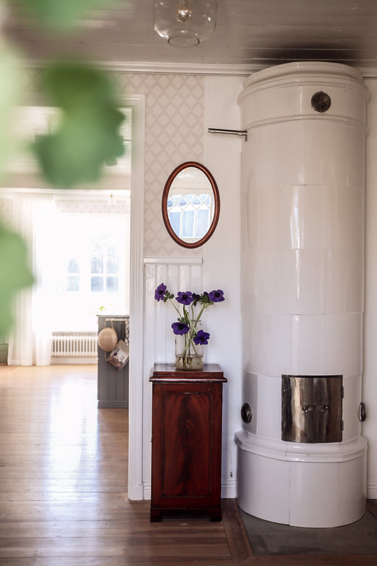 Pottskåp med emaljerad skål inuti