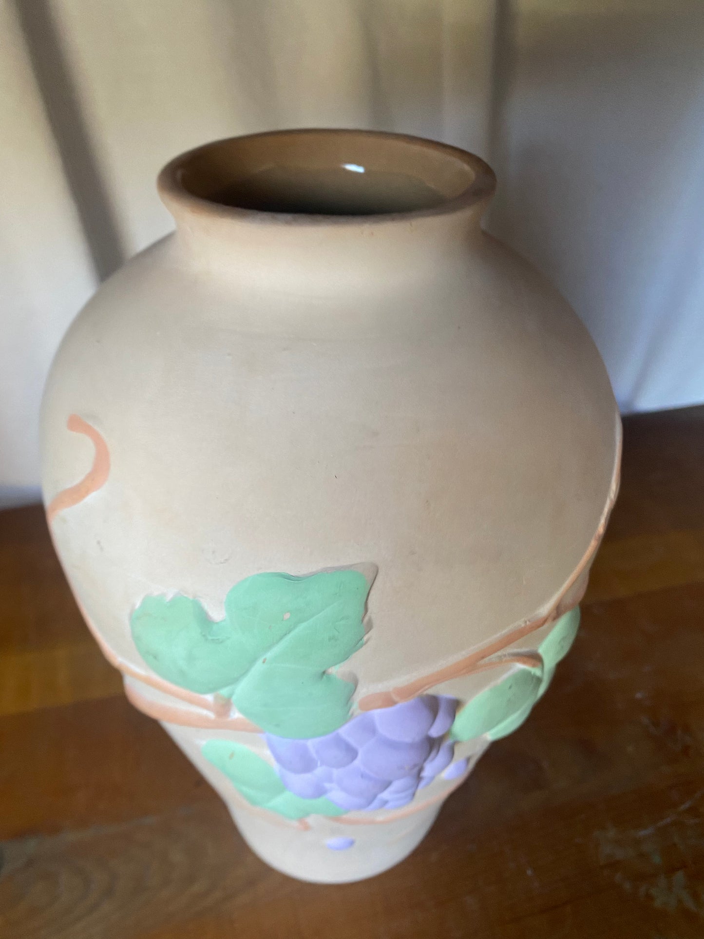 Urna i keramik - vindruva