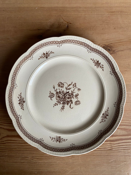 Brunvit tallrik med blomstermönster - Anglo Gefle Sweden (fler i lager)