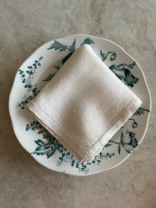 6st inneservetter i beige med vacker kant