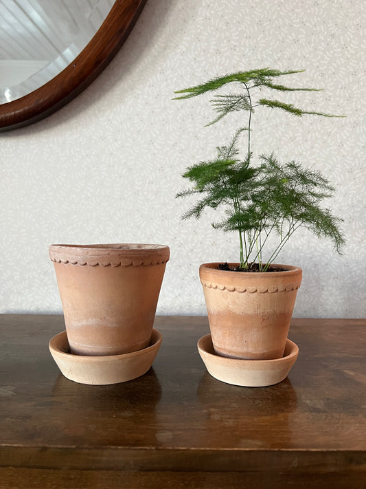 Två Bergs Potter småkrukor