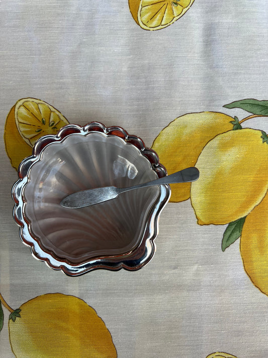 Smörsnäcka med liten kniv