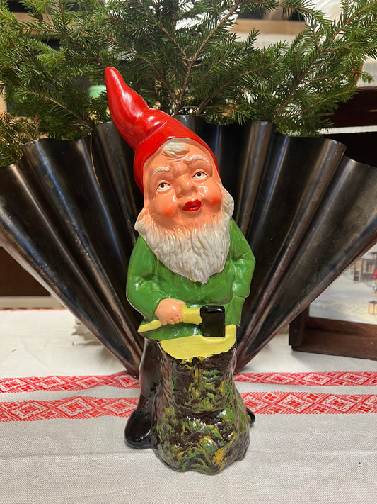 Större äldre tomte - yxa