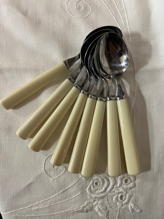 Set om 8 st teskedar i benvitt